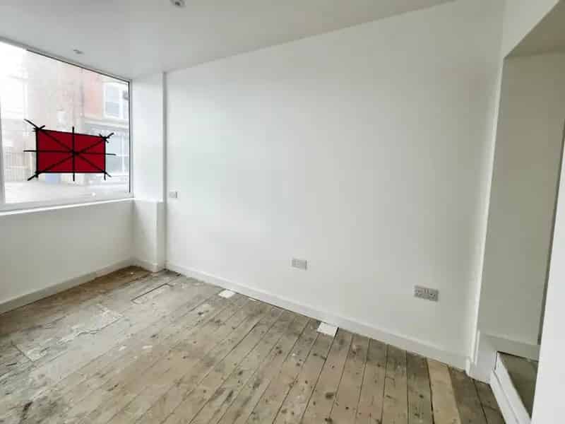 Ground Floor Commercial Unit To Let