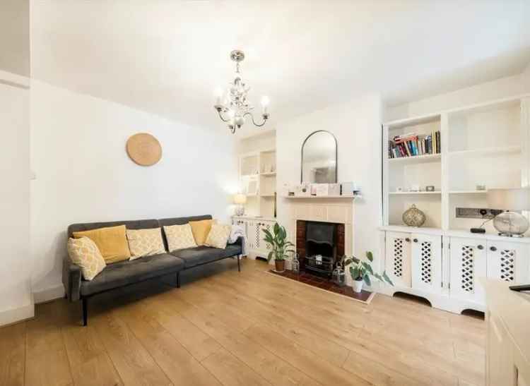 Two Double Bedroom Garden Flat St Margarets