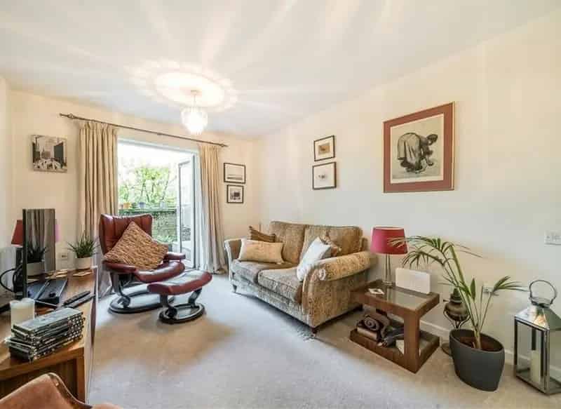 Two Bedroom Canal-View Apartment Near Haggerston Hoxton