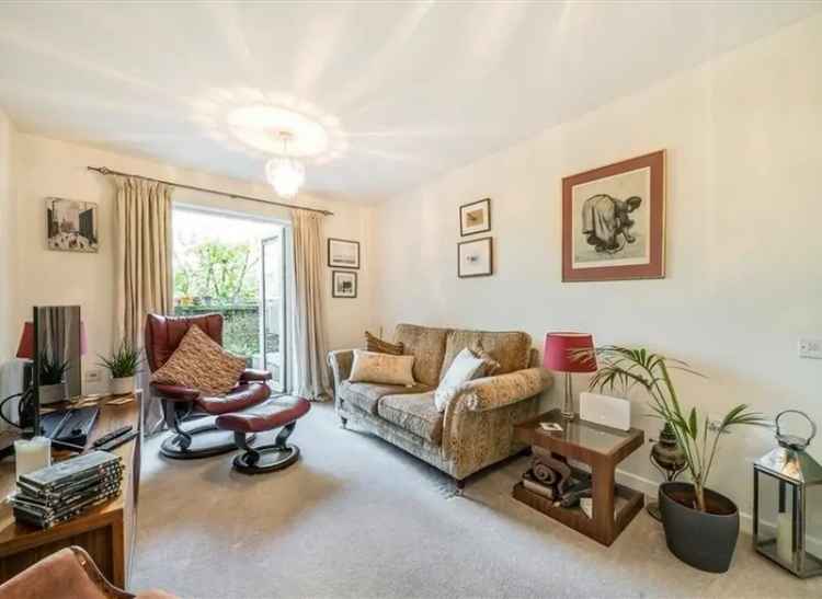 Two Bedroom Canal-View Apartment Near Haggerston Hoxton
