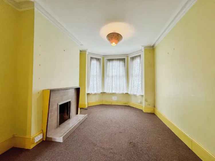 2 Bedroom House Saltwood - Modernisation Needed