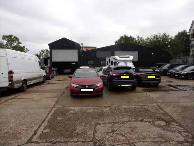 Warehouse For Sale 11000 sq ft with Large Yard