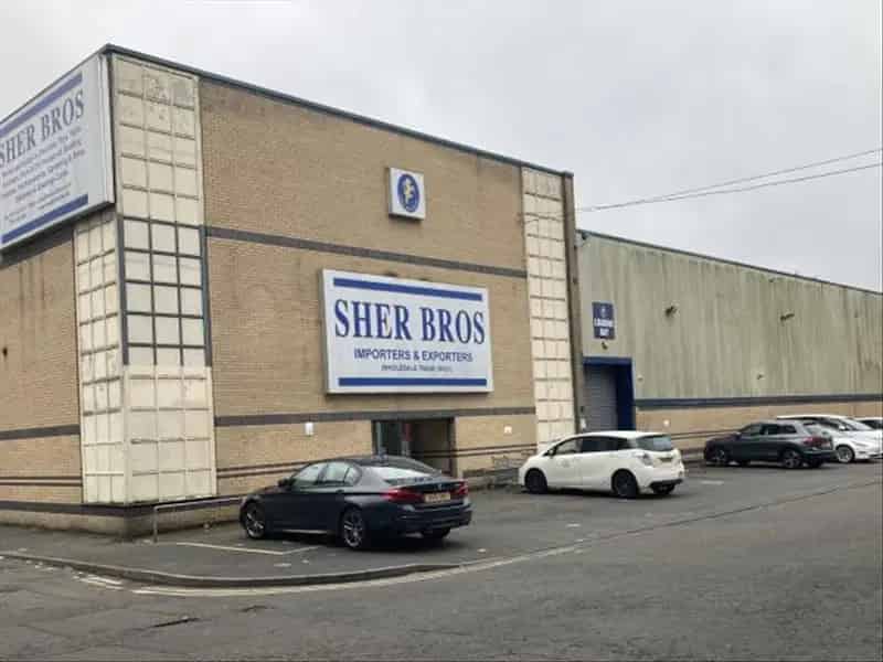 Glasgow Industrial Property: Former Cash & Carry with High Eaves and Parking