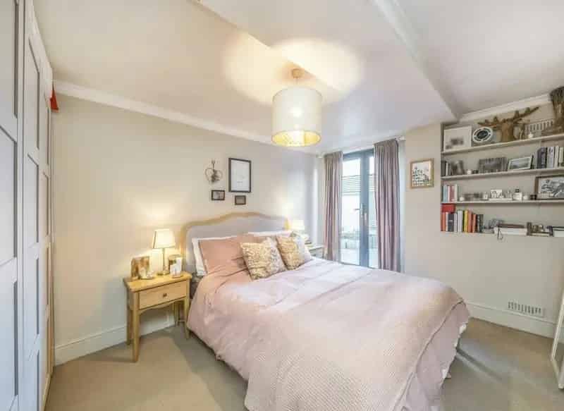 One Double Bedroom Garden Flat Lavender Hill