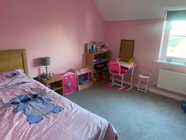 Large 2 Bedroom 2nd Floor Flat 2 Double Bedrooms Large Lounge Dining