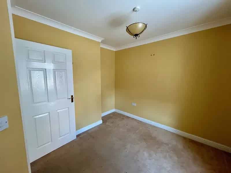 3 Bedroom Detached House with Garage and Conservatory