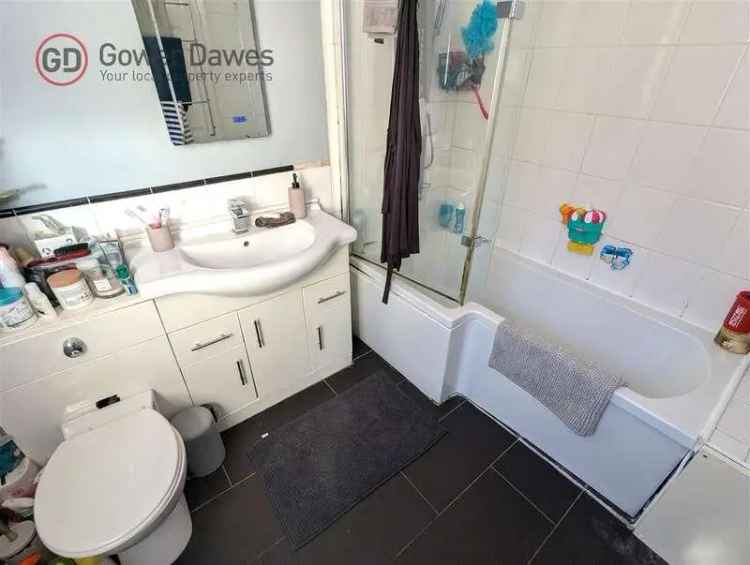 3 Bed End Terraced House Grays Town Centre
