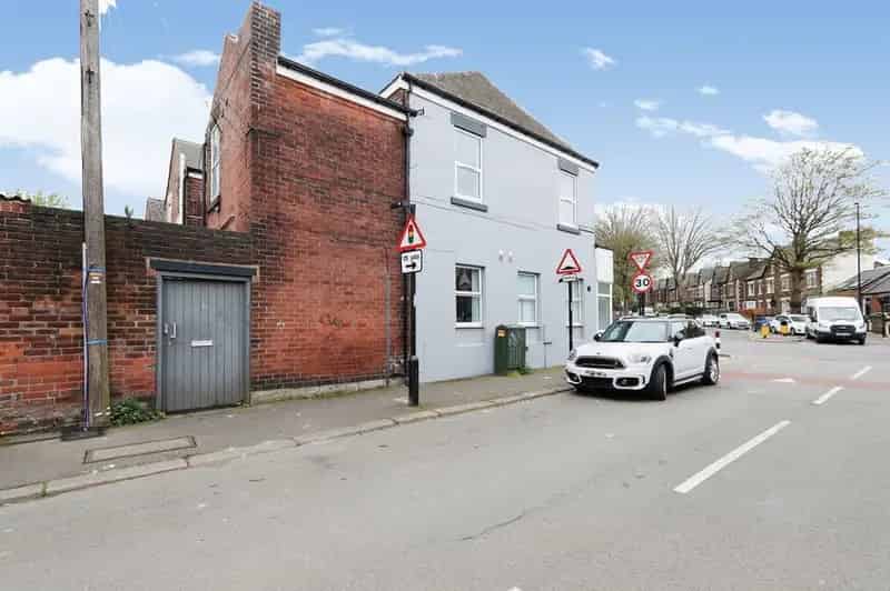 1 Bedroom Flat to Rent Sheffield S8 - Modern Apartment near Millhouses