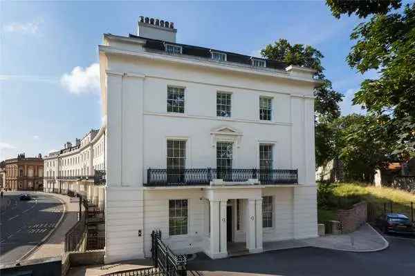 Elegant York City Centre Apartment with Minster Views