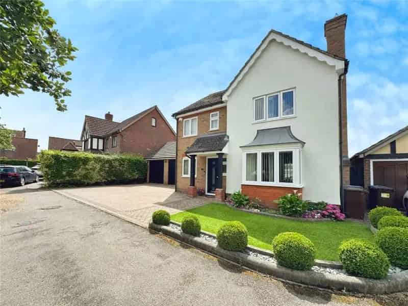 4 Bed Detached House for Sale - Modern, Stylish Family Home