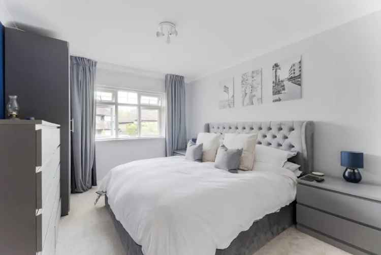 2 Bedroom Flat for Sale in Caterham