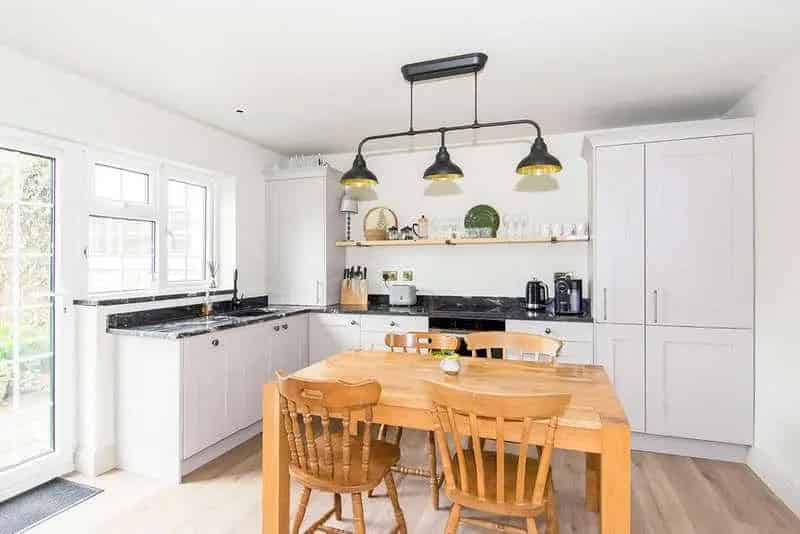 2 Bed Mews Cottage For Sale