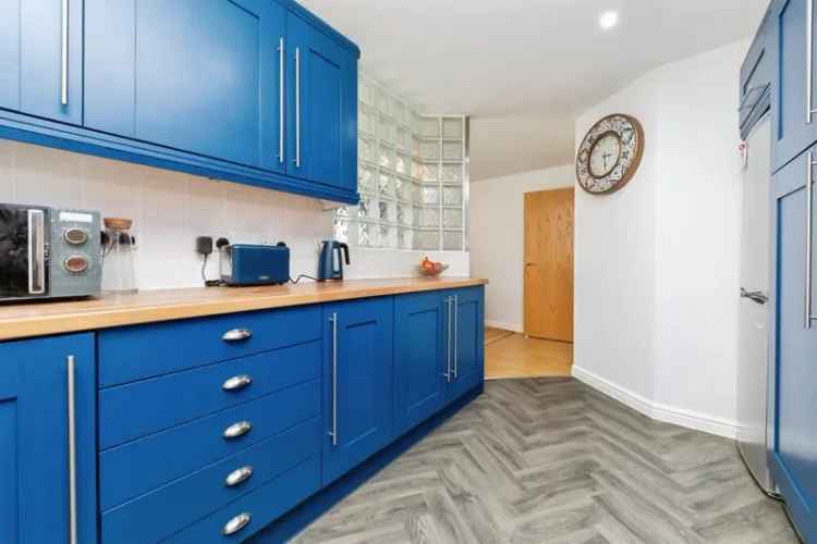 2-Bed Ground Floor Apartment Near Stevenage Station