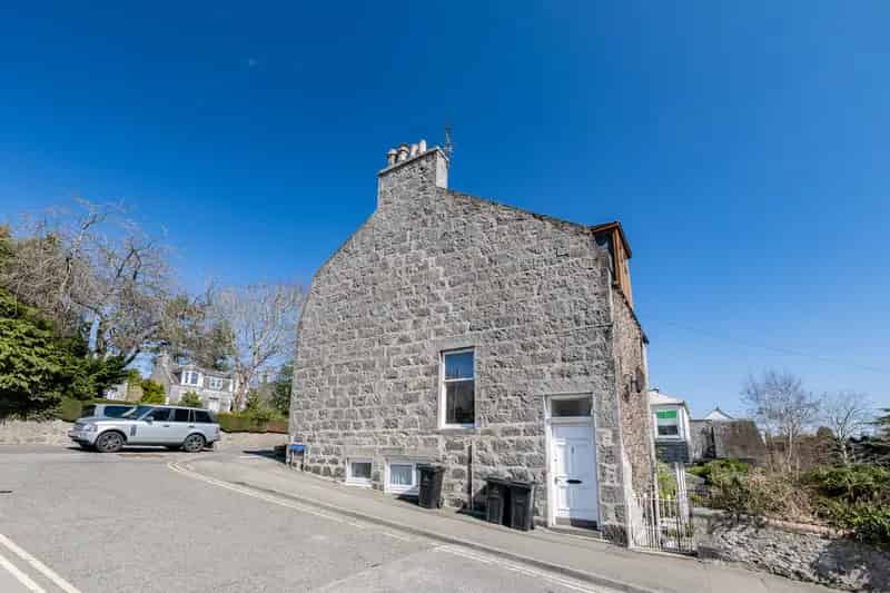 Bieldside Apartment For Sale - Modern 1 Bedroom Flat Near Dee Valley