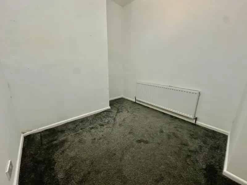 2 Bedroom Flat To Let Ground Floor Apartment Private Garden Parking