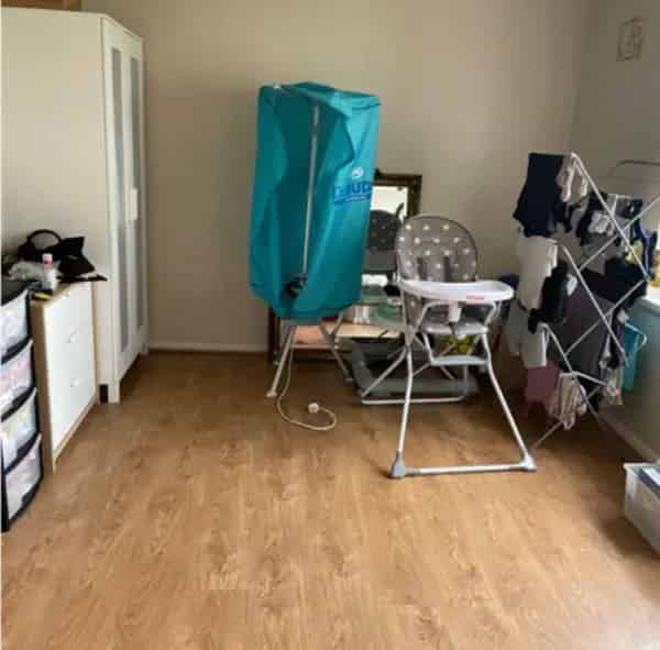2 Bed First Floor Flat Near Amenities