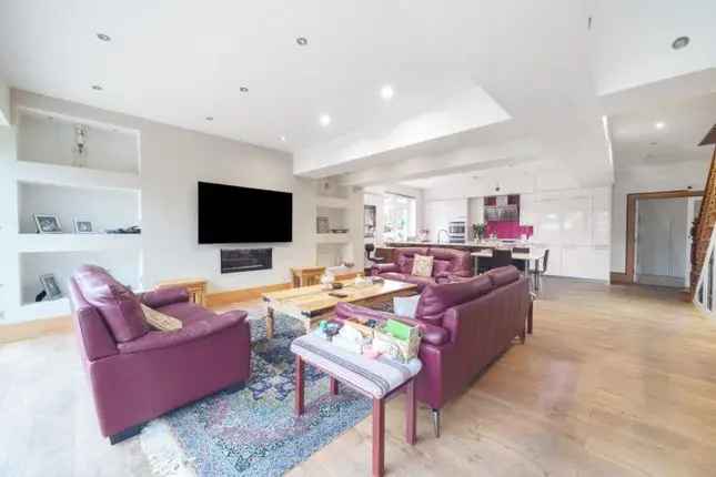 Semi Detached House for Sale in Creffield Road London W5