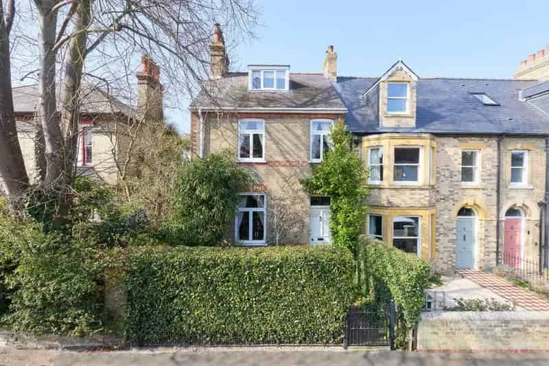 3 Bedroom Victorian Townhouse for Sale