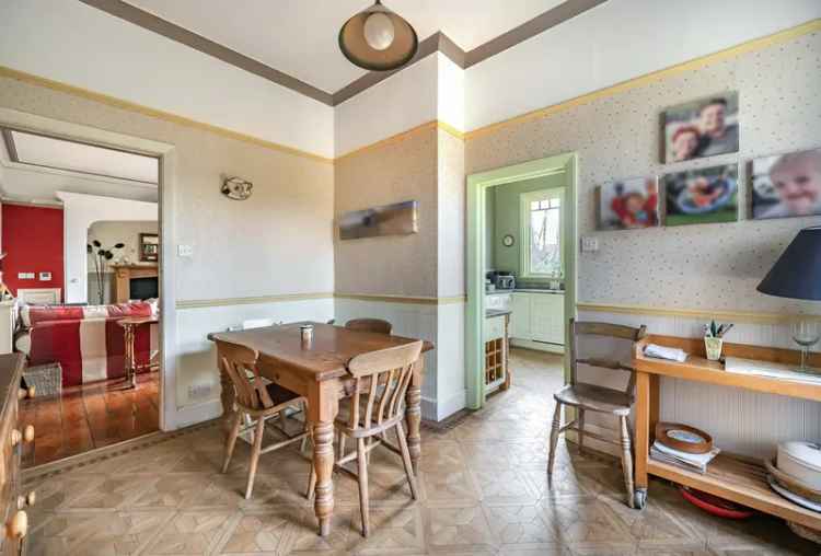 7 Bedroom Detached House For Sale