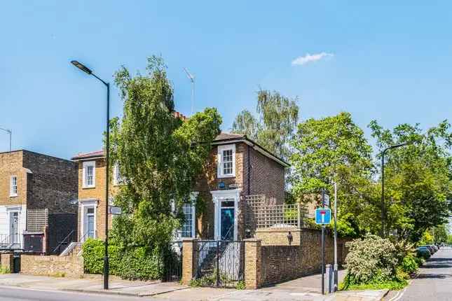 3 Bed Detached House with 2 Studios De Beauvoir London