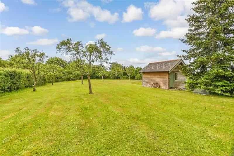 5 Bed House for Sale - Panoramic Views & Development Potential