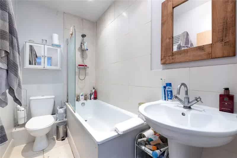 2 Bedroom Flat London Victorian Conversion South Facing Terrace