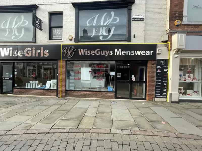 Mid-Terrace Retail Unit Overlooking Marketplace