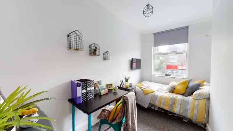 1 bedroom maisonette