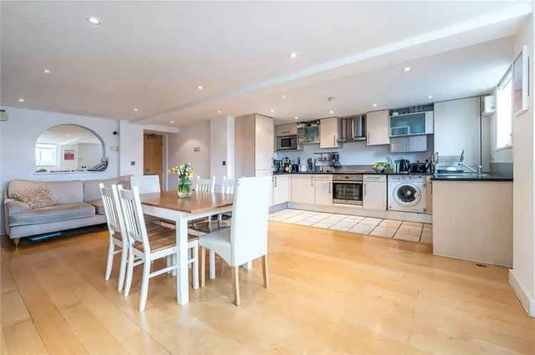 2 Double Bedroom Flat for Sale in Sought-After School Conversion