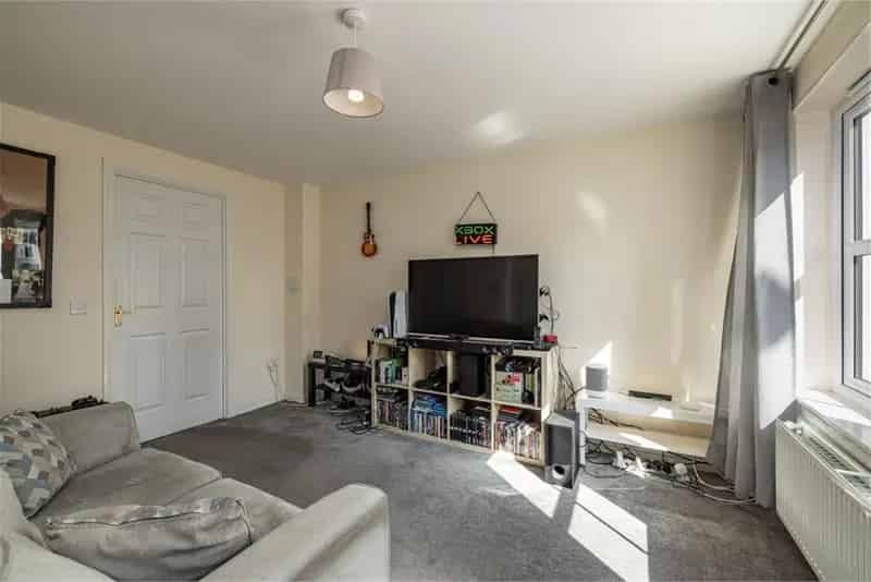 2 Bed Terraced House with Garden - Starter Family Home