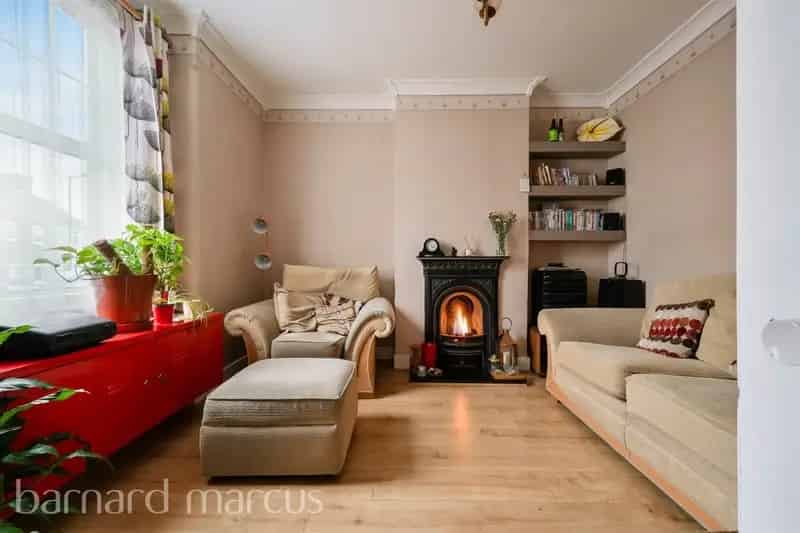 3 Bed Mid Terrace House Family Home Private Garden Cash Buyers Only