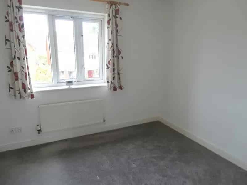 2 Bedroom House To Rent Available 2025