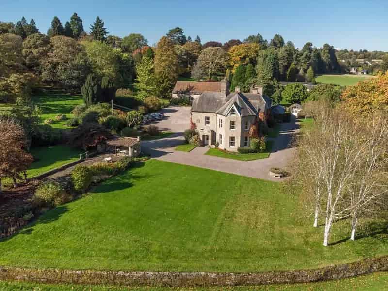 7 Bedroom Detached House For Sale