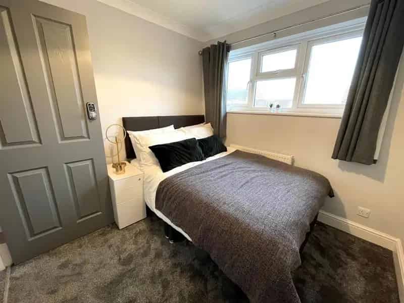 One Bedroom House Share to Rent