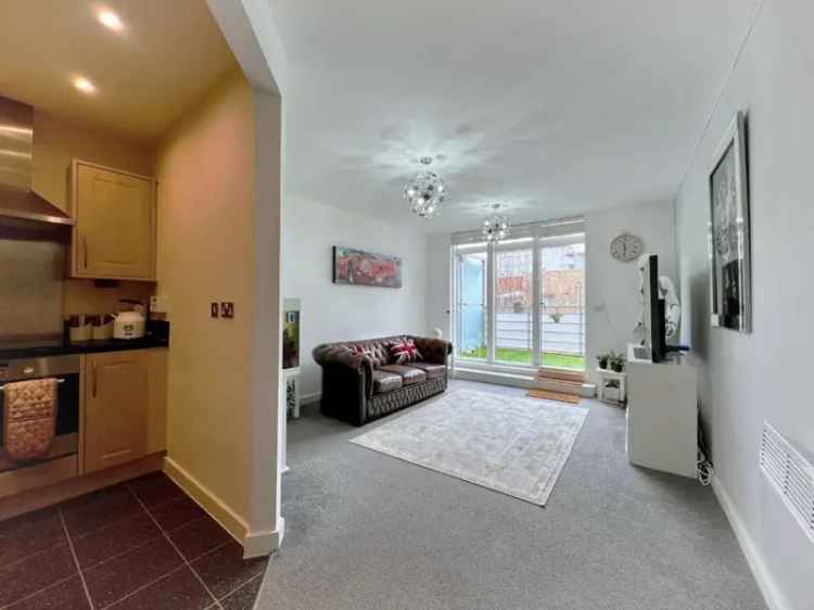 2 Bedroom Flat for Sale Kingfisher Meadow Maidstone