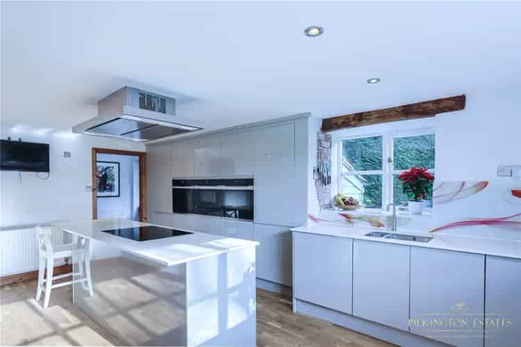 5 Bedroom Barn Conversion House to Rent