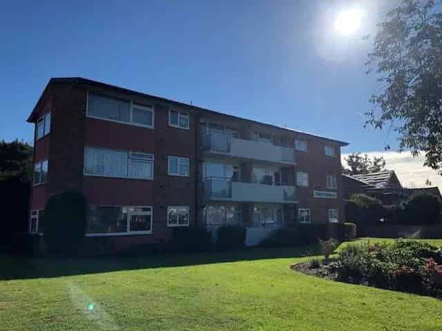 2 Bedroom Top Floor Apartment To Rent