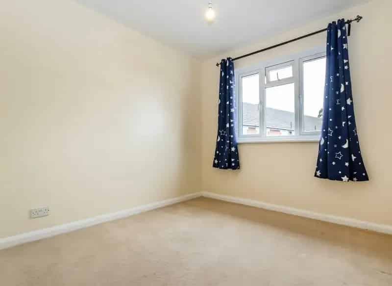 3 Double Bedroom Maisonette Near Surbiton Station