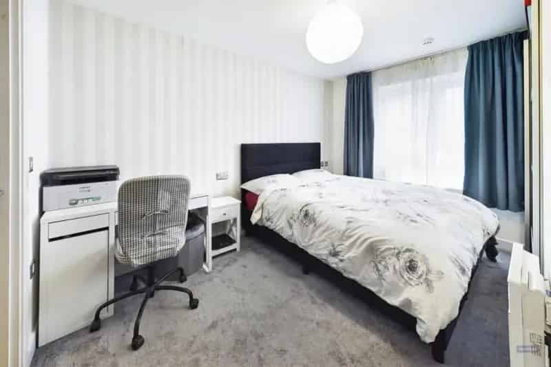 2 Bed Flat for Sale by Modern Auction Cash Buyers Only Allocated Parking