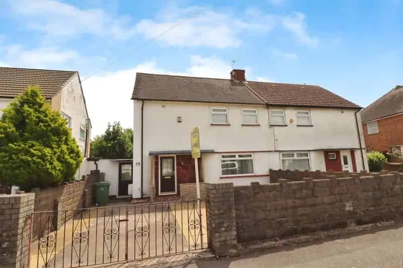 3 Bedroom Semi-Detached House For Sale