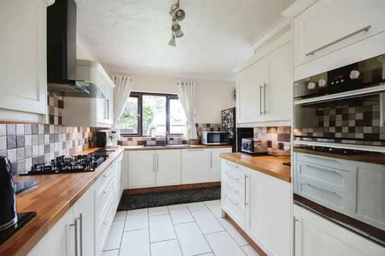 4 Bedroom Detached House for Sale Northbourne