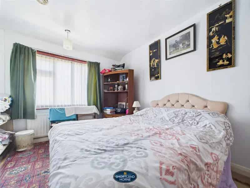 3 Bedroom Terraced House to Rent No Onward Chain