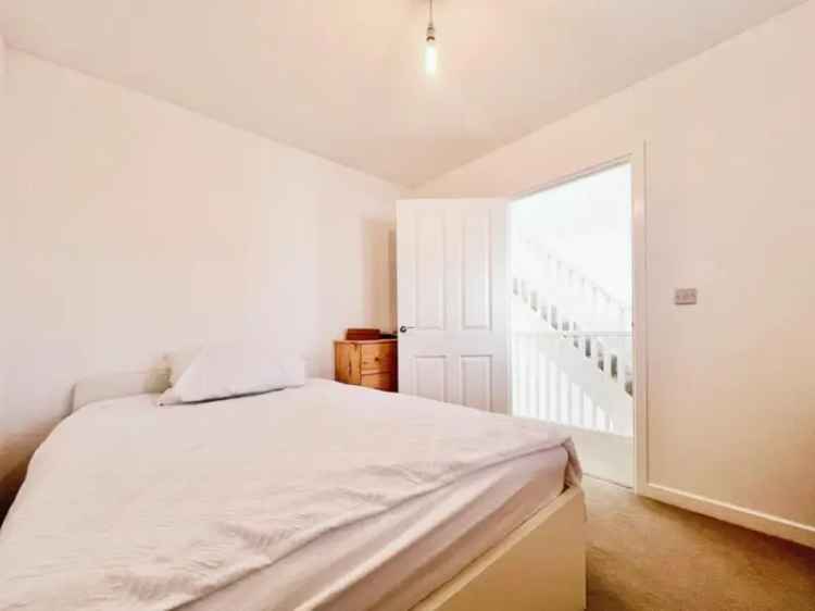 3 Bed House for Sale Repton Park