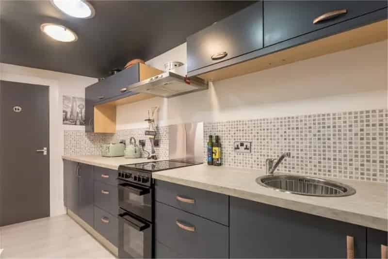 1 Bed Flat Abbeyhill Edinburgh - Stunning Main Door Basement Flat