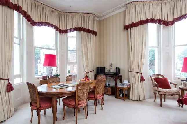 Flat for sale in Observatory Gardens, Kensington W8