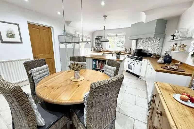 3 bed house for sale