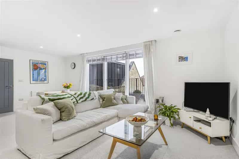 2 Bedroom Flat House to Rent Milton Road