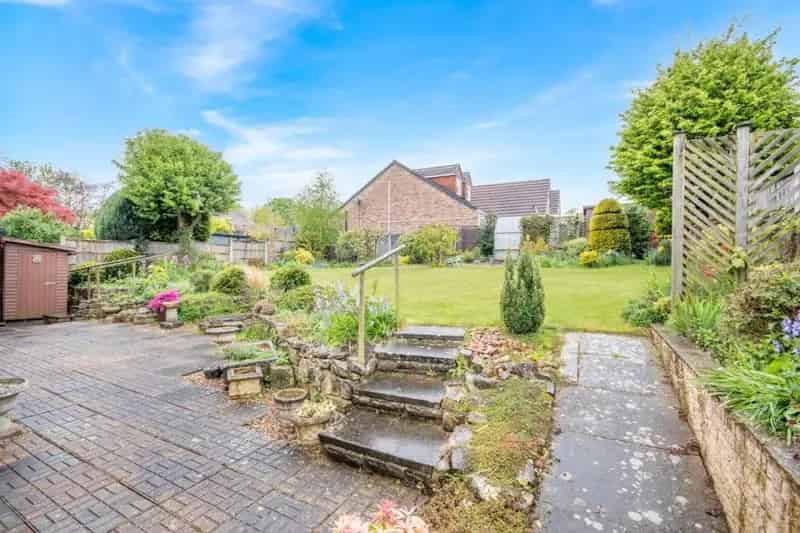 4 Bed Dormer Bungalow For Sale No Chain