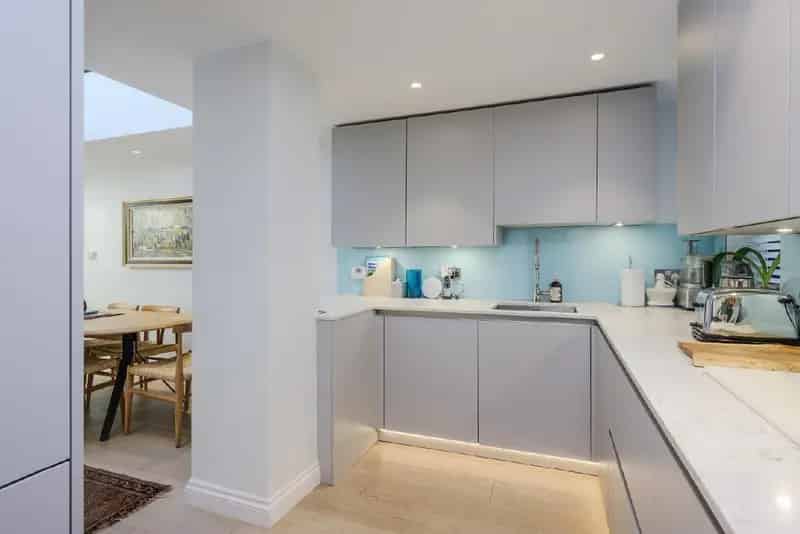 Three Bedroom Ground Floor Flat with Landscaped Garden