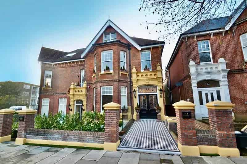 2 Bedroom Apartment to Rent